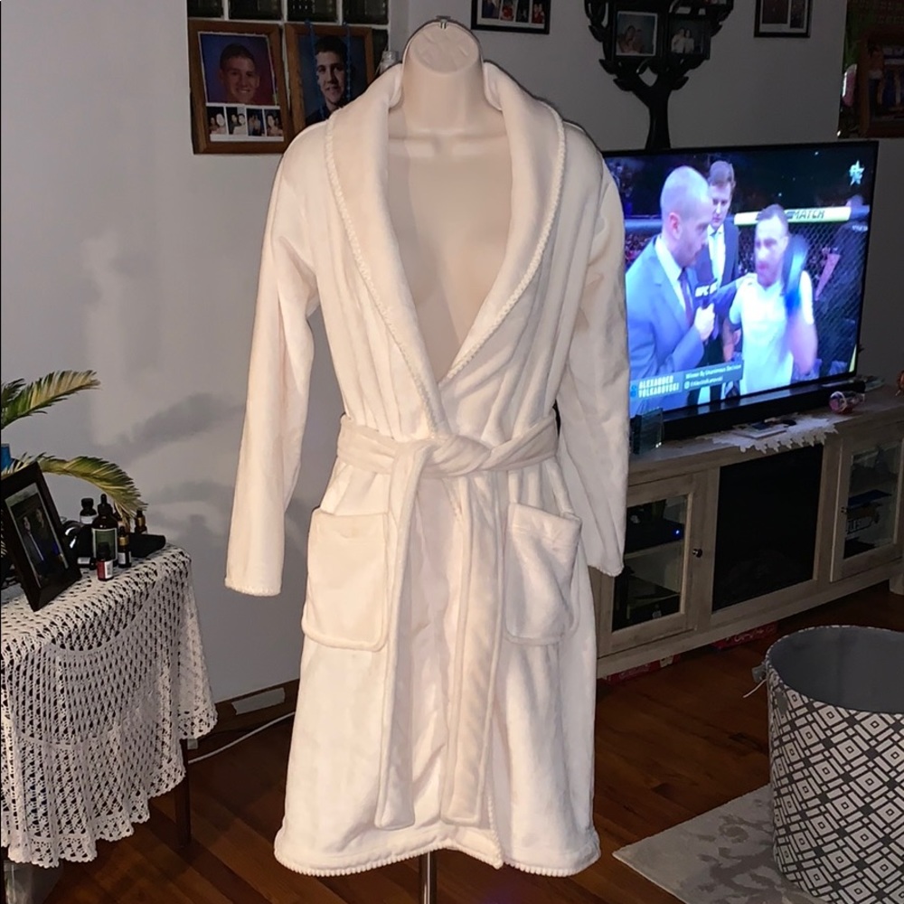 Cream white Pottery Barn bath robe